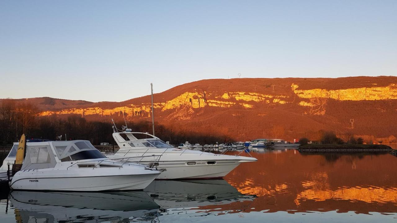 Eden Marine Hotel Montalieu-Vercieu Екстериор снимка